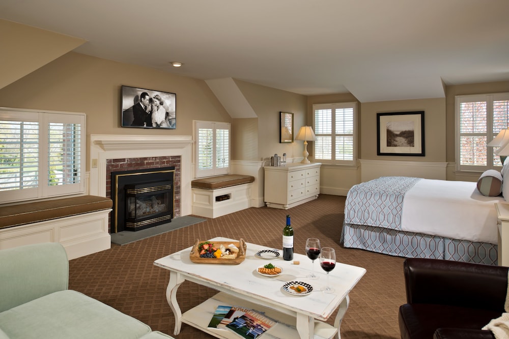 Chatham Wayside Inn - photo 8