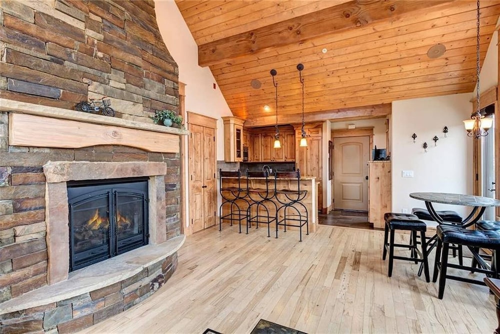Majestic Mountain Views Breckenridge Hot Tub - photo 8