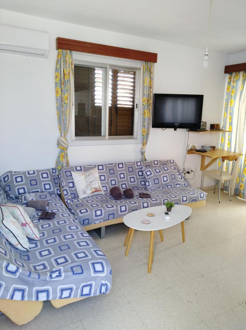 Larnaca Pervolia 1 Bedroom Seaside Apartment