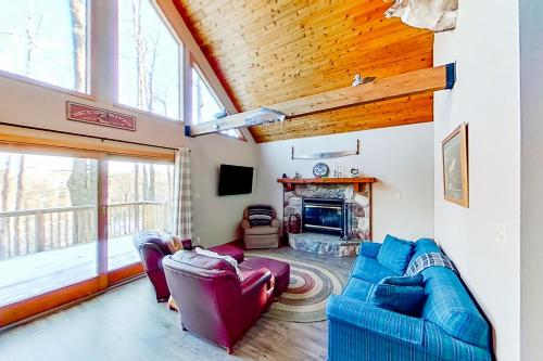 Relax by the River - last minute hotel in Traverse City
