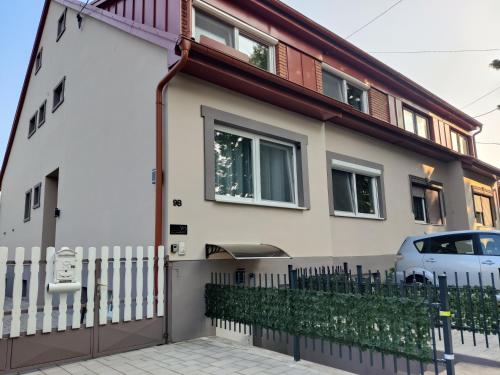 Saujana Studio Lower Ground Retreat in Mosonmagyarovar, Hungary