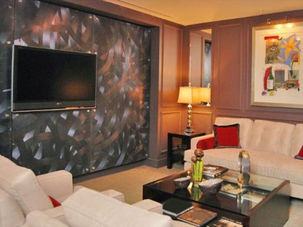 Global Luxury Suites at The White House - photo 35
