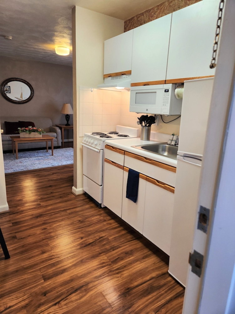 Affordable Corporate Suites of Overland Drive - photo 32