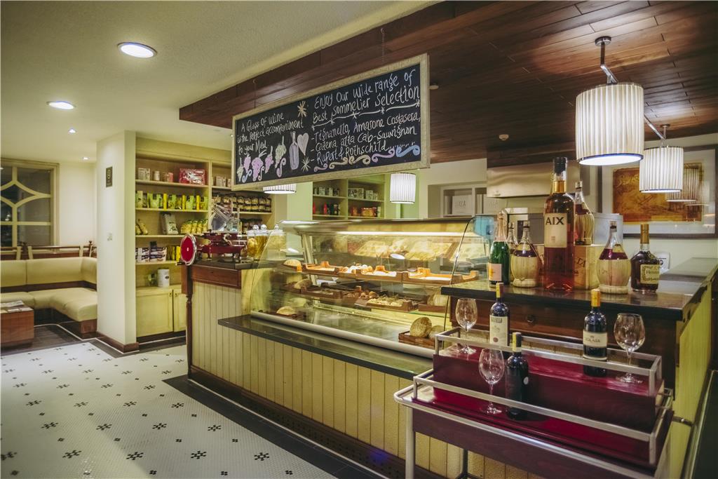 KINBO1_Lucca Restuarant - Italian Dining- deli.tif