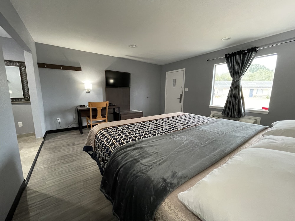 Ridge Motel - photo 22