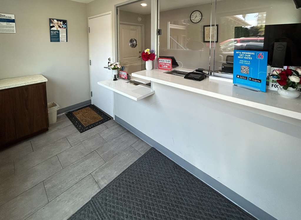 Studio 6 Suites Santa Ana CA - photo 9