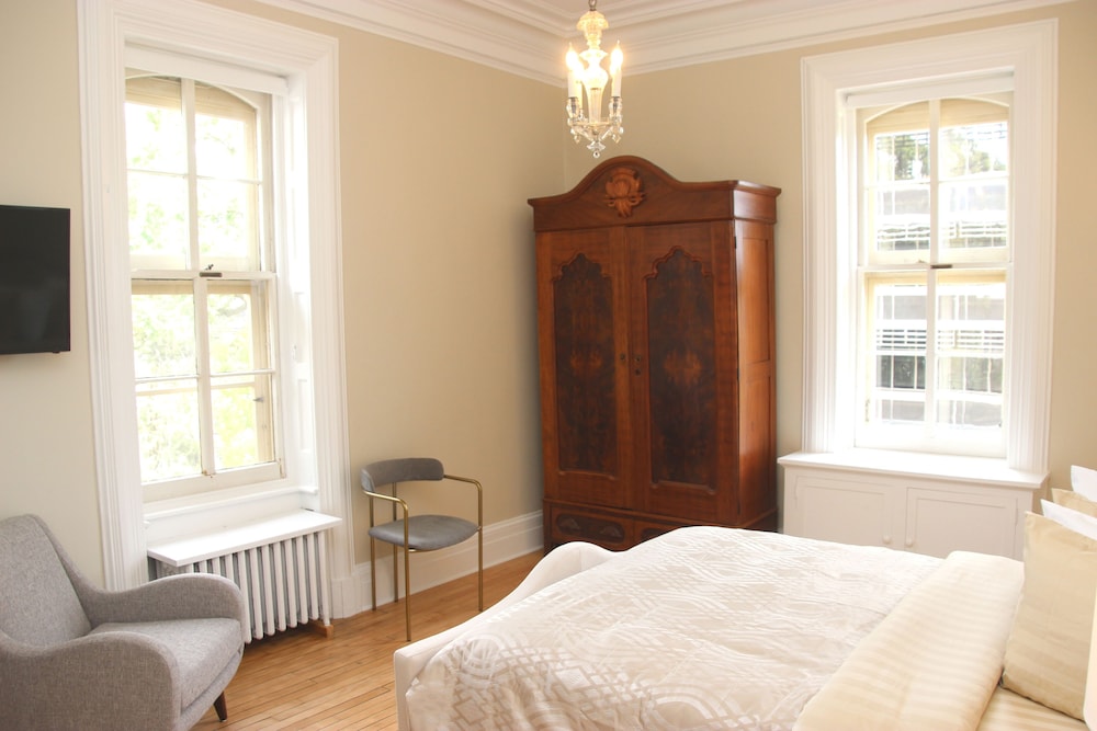 Governor's Mansion Inn and Cafe - photo 8