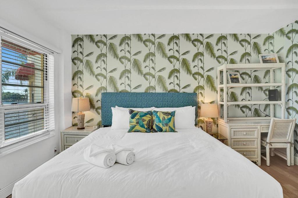 Fort Lauderdale Yacht and Beach Club 209 - featured photo