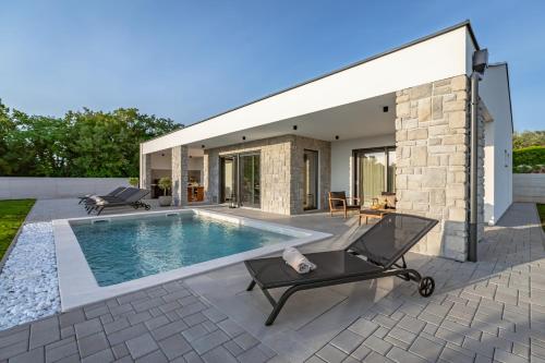 Villa Linda by Rent Istria — 4-Star Luxury Hotel in Buje, Croatia