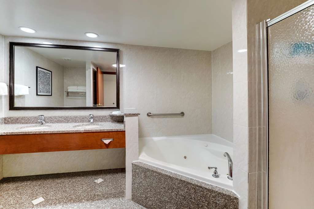 Drury Inn & Suites Birmingham Lakeshore Drive - photo 45