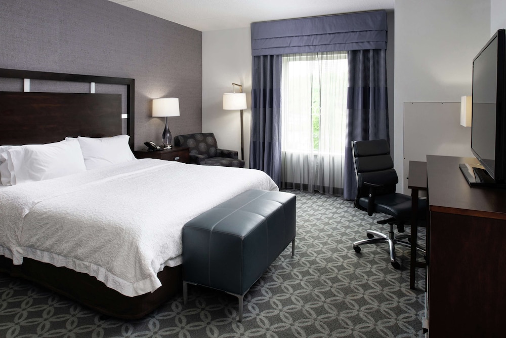 Hampton Inn & Suites Greensboro Coliseum Area - photo 29