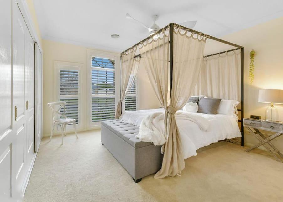 Roselawn Manor 5 Bedroom Entertainer — 4-Star Luxury Hotel in Orange, Australia