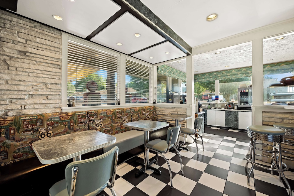 Best Western Route 66 Rail Haven - photo 36