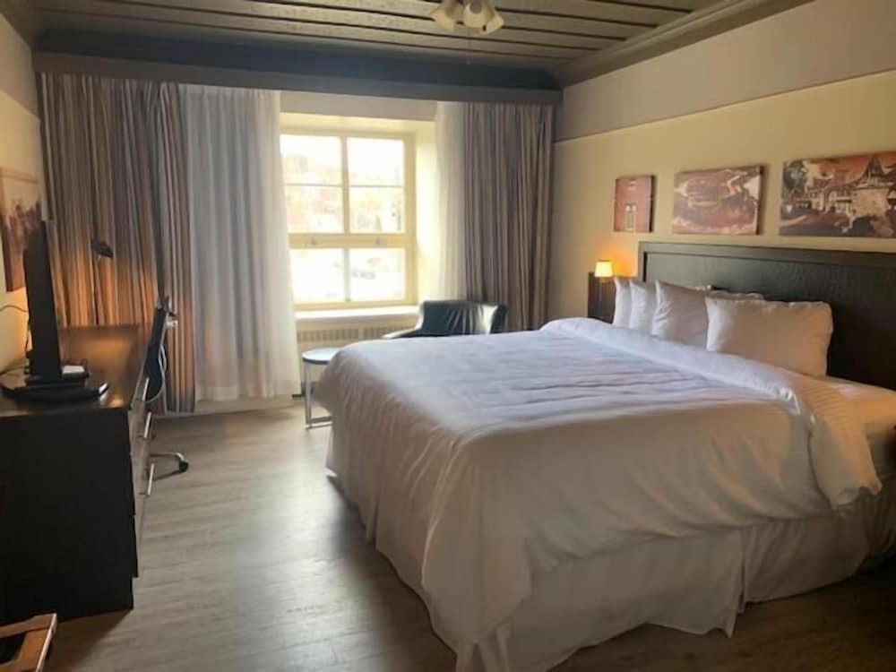 Hôtel Le Manoir — hotel in Baie-Comeau