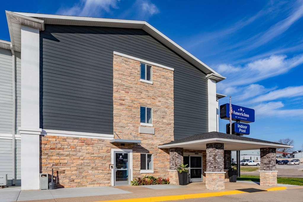 AmericInn by Wyndham Quincy - photo 2