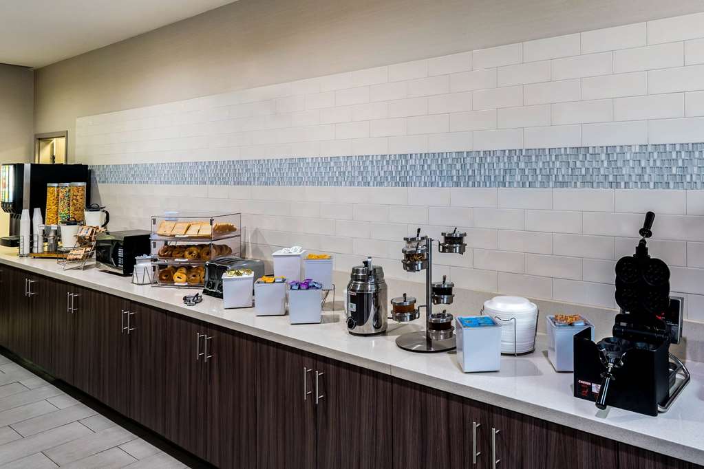 La Quinta Inn & Suites by Wyndham Houston Cypress - photo 28