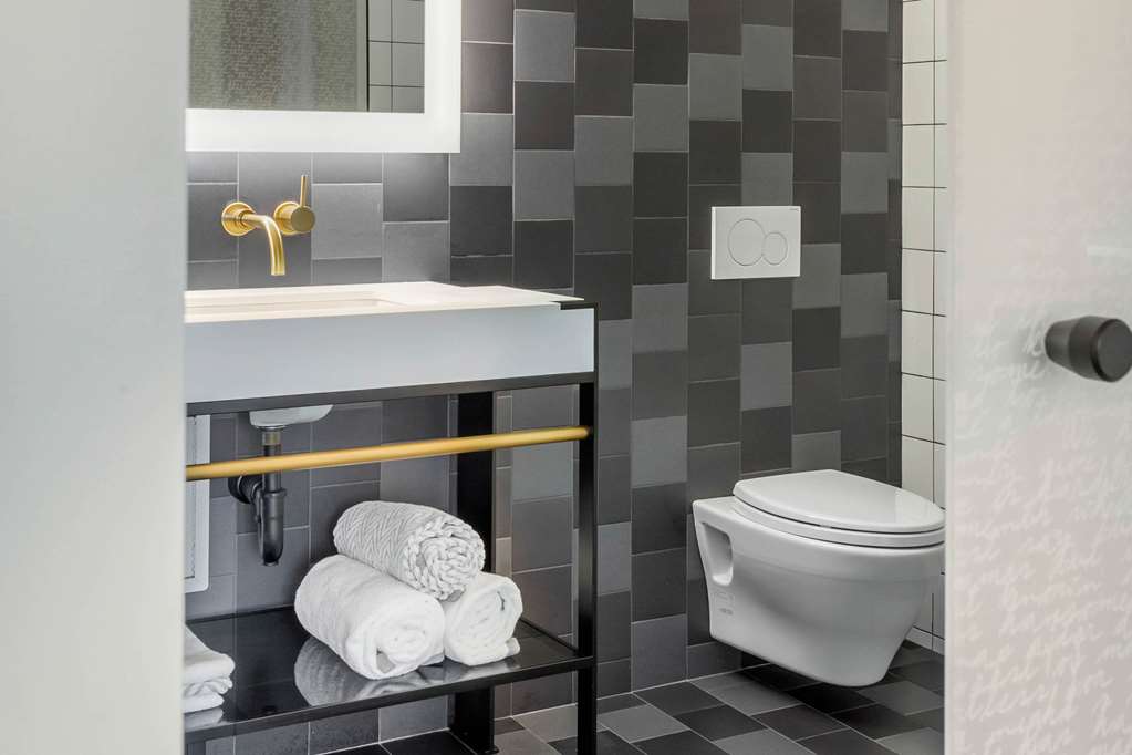 Cambria Hotel Boston Downtown Seaport - photo 22