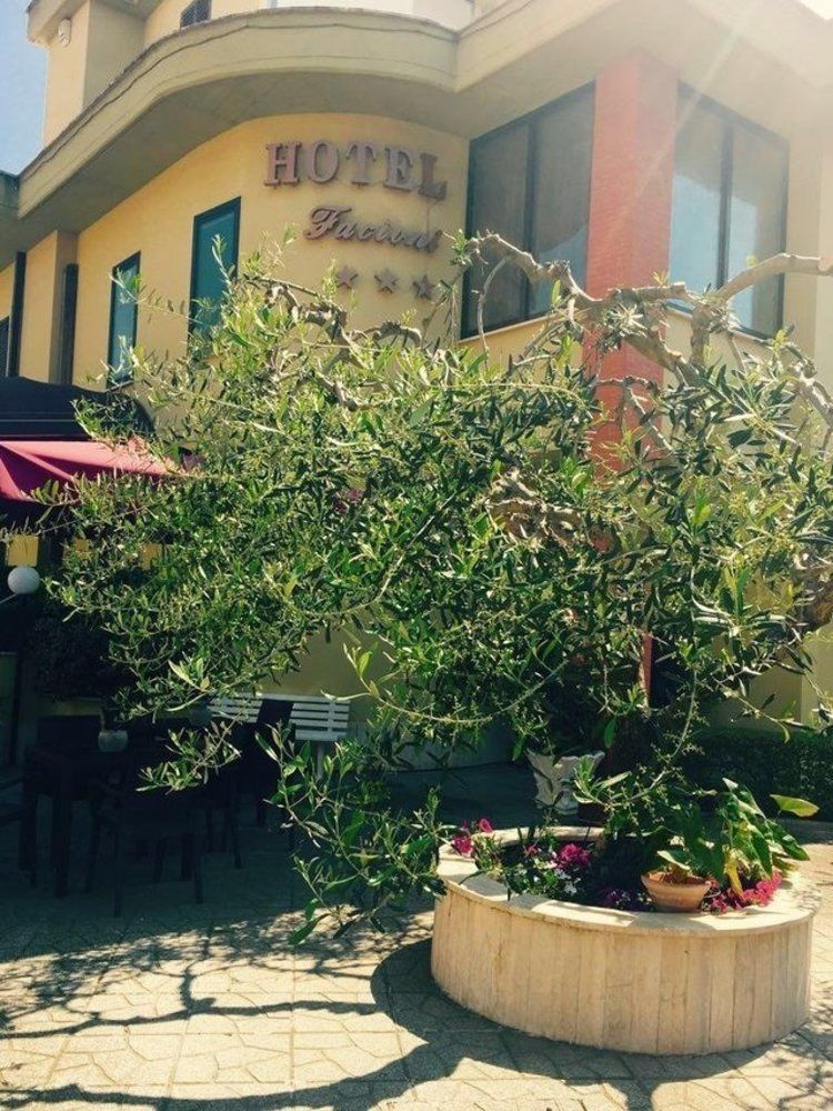 Hotel Facioni in Pomezia, Italy