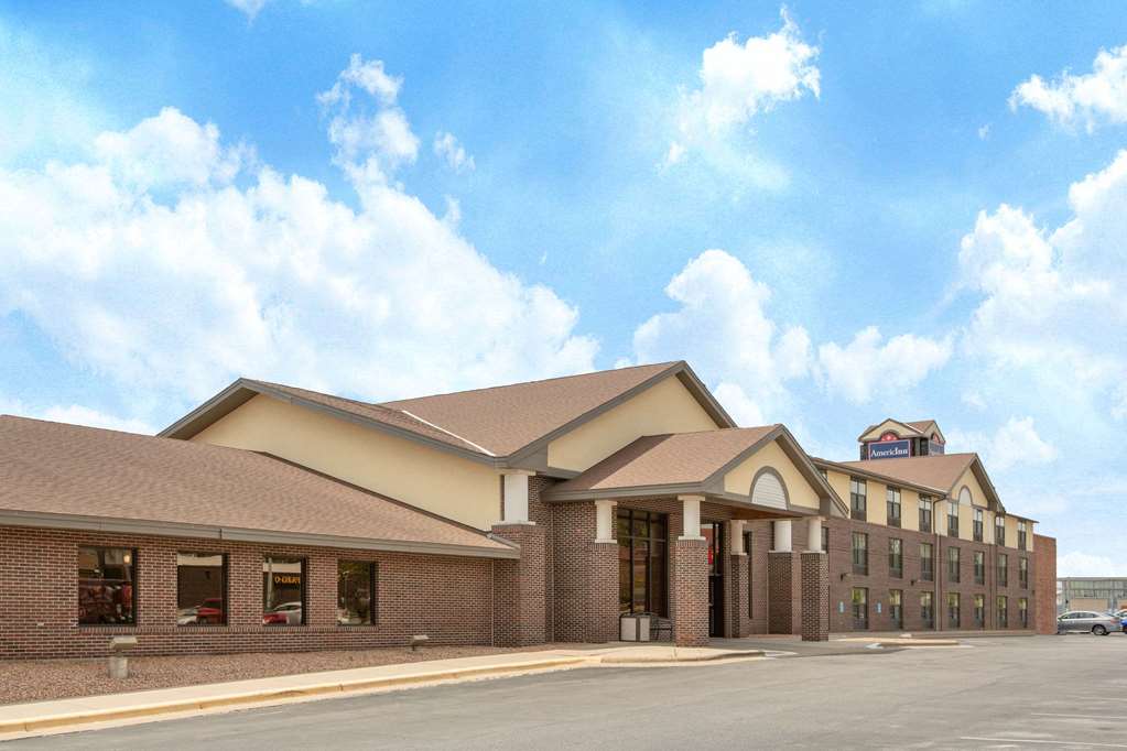 AmericInn by Wyndham Ottumwa - photo 2