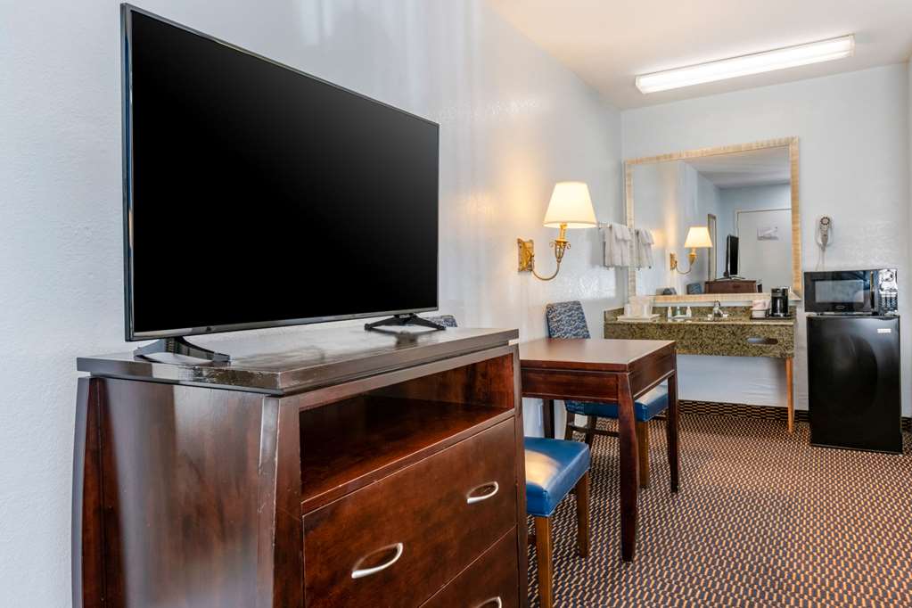 Quality Inn Sarasota North Near Lido Key Beach - photo 23