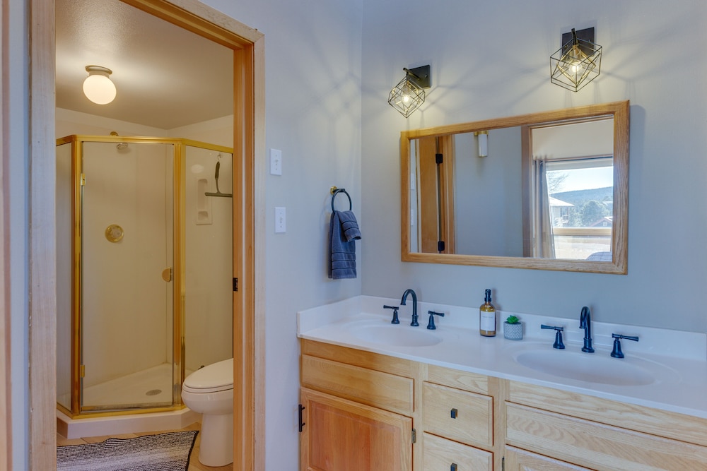 3 Mi to Ski Resort: Spacious Angel Fire Retreat - photo 10