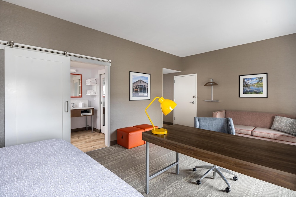 Hampton Inn & Suites Logan - photo 12
