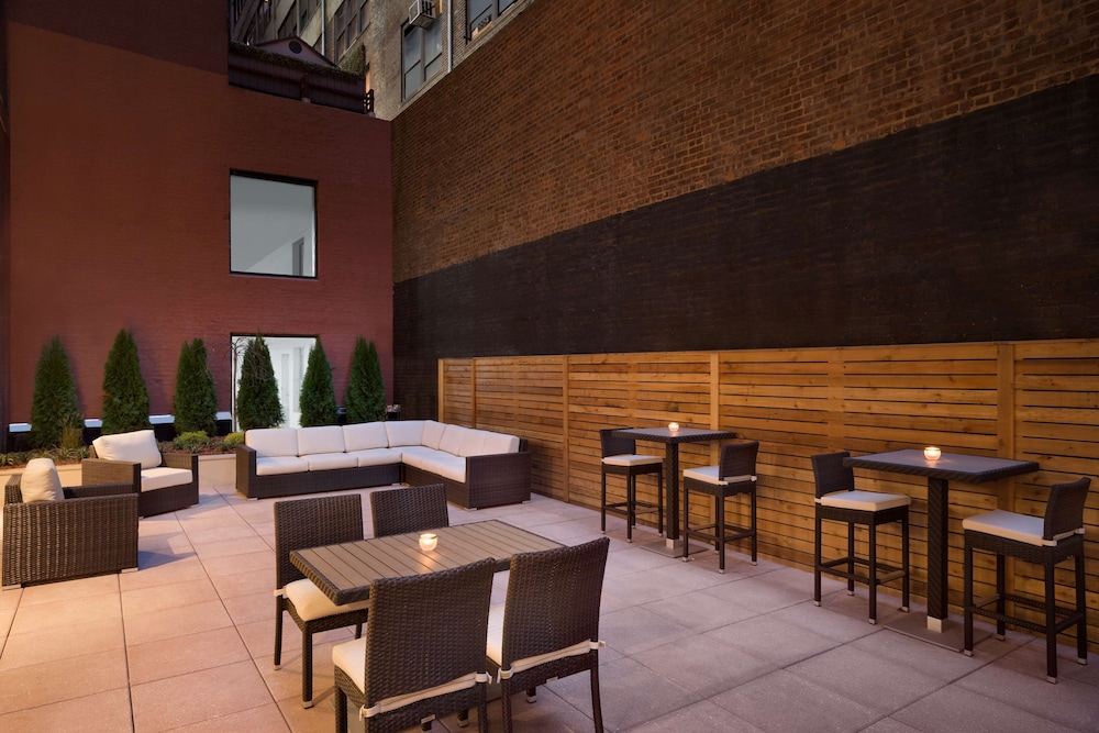 Hilton Garden Inn New York Times Square South - photo 39