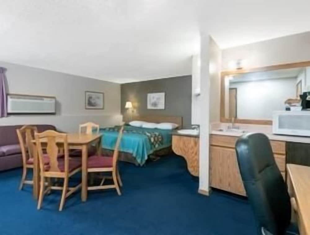 Super 8 by Wyndham Milbank SD - photo 9