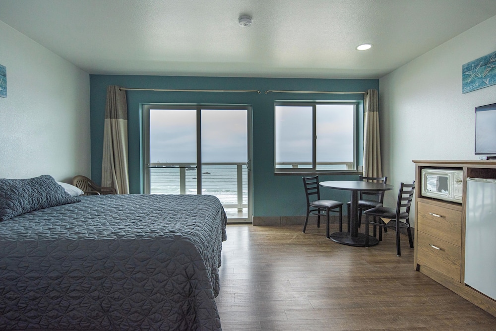 Sunset Oceanfront Lodging - photo 35