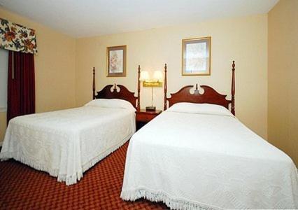 Ambassador Inn - photo 12