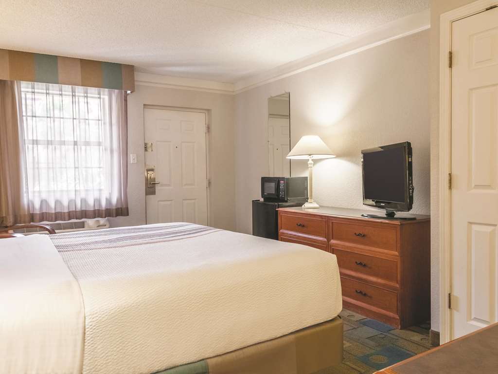 La Quinta Inn by Wyndham New Orleans West Bank Gretna - photo 14