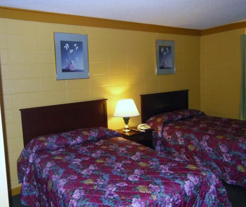 Sheridan Inn - photo 2