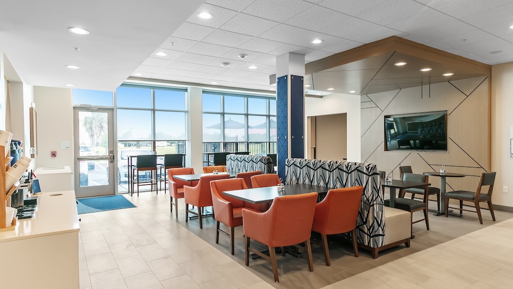 Holiday Inn Express & Suites Nokomis Sarasota South by IHG - photo 21