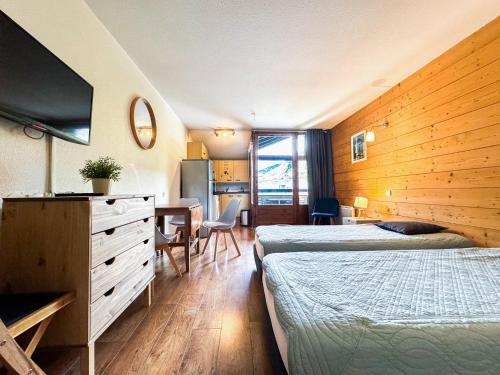 4 Joli Studio Brides Les Bains Avec Vue Montagne - last minute hotel in Unknown City