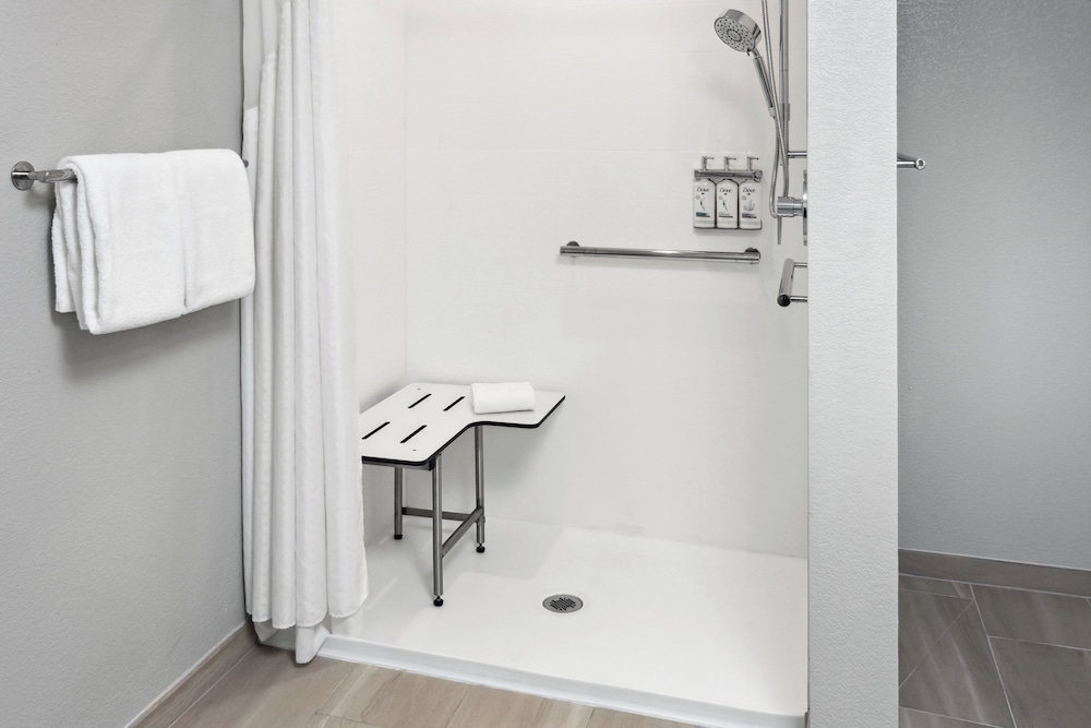 Holiday Inn Express Cleveland Airport Brookpark by IHG - photo 28