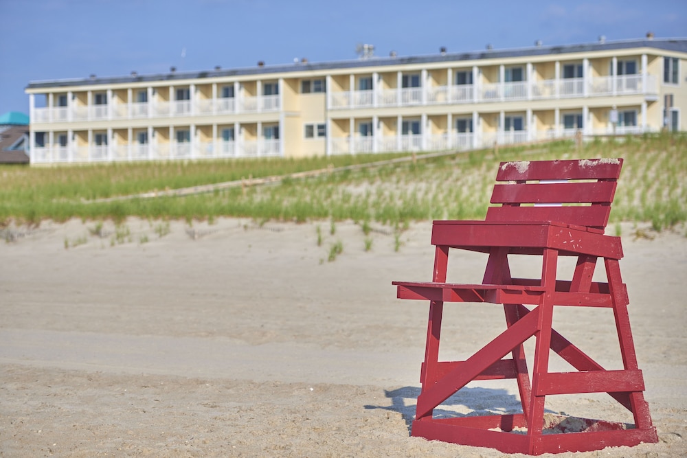 Drifting Sands Oceanfront Hotel - photo 40