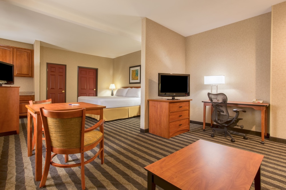 Holiday Inn Express Hotel & Suites Manteca by IHG - photo 15