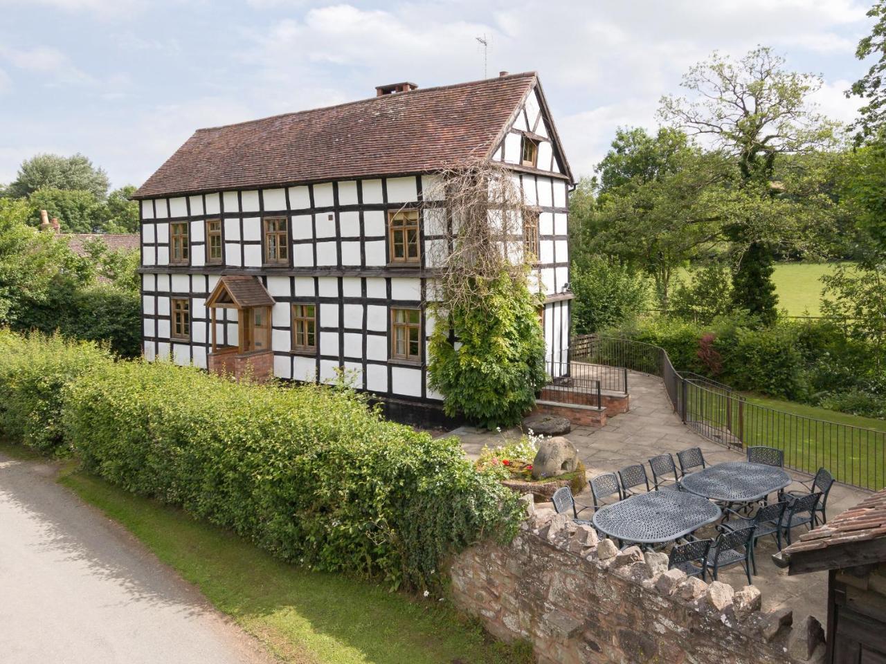 Brook House — 5-Star Luxury Hotel in Great Malvern, United Kingdom