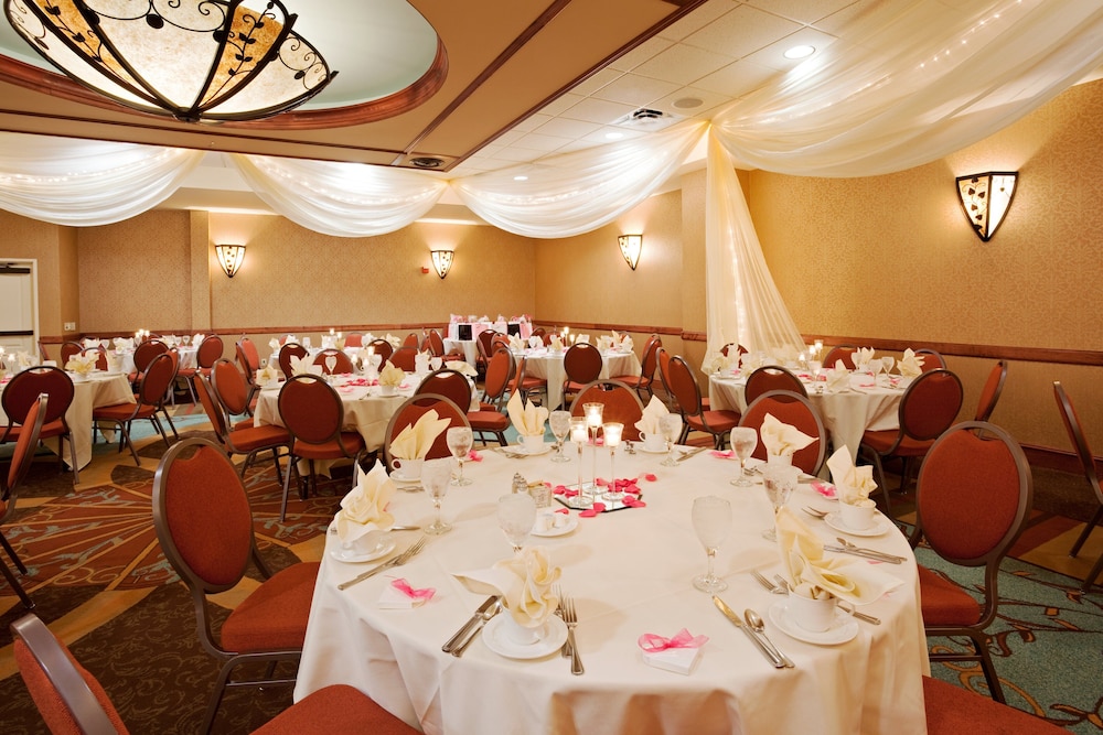 Holiday Inn Hotel & Suites Minneapolis Lakeville by IHG - photo 39