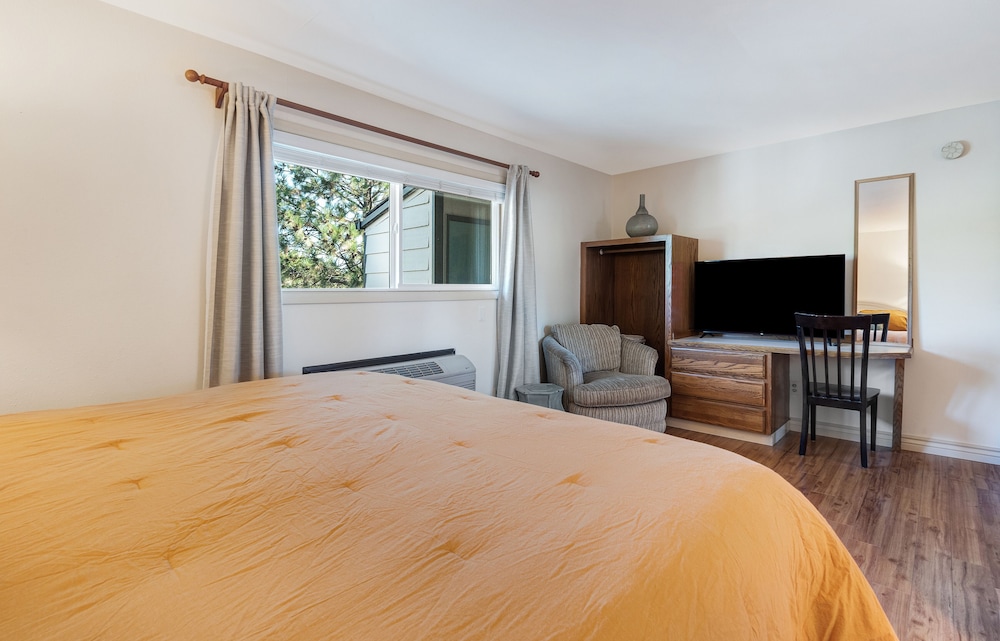 Bend Riverside Inn & Suites - photo 47