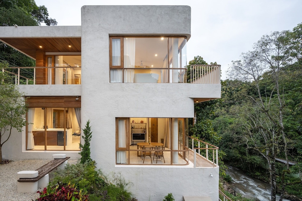 Taryn Tara Cafe And Stay in Mae On, Thailand