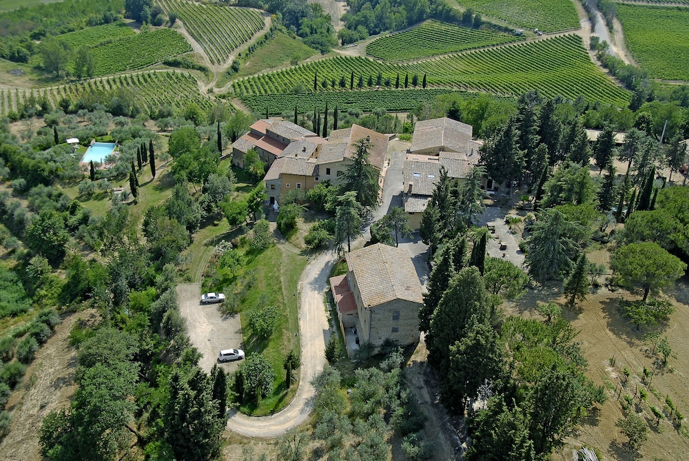 Borgo Poneta — 4-Star Luxury Hotel in Siena, Italy