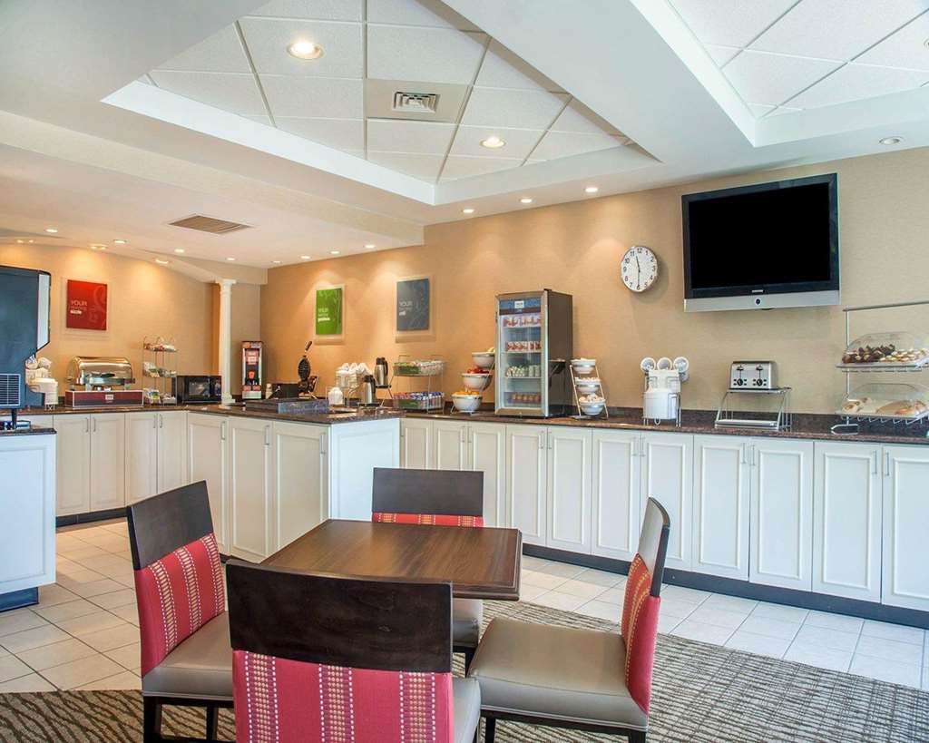 Comfort Suites West Warwick Providence - photo 39
