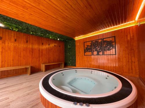 Stop & Relax Free Parking — 4-Star Luxury Hotel in Porto, Portugal