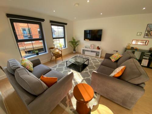 Coastal Links Main Street Portrush 1 to 5 guests — 4-Star Luxury Hotel in Portrush, United Kingdom