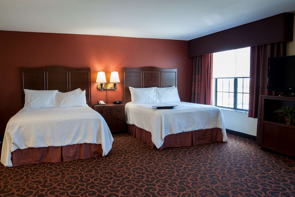 Hampton Inn & Suites Aberdeen - photo 6