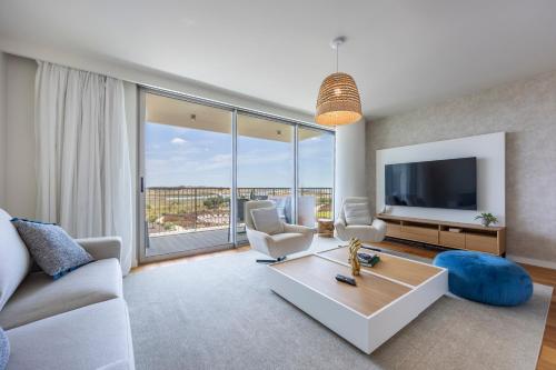 Bayline Bhyat Luxe Apartment — 4-Star Luxury Hotel in Armacao De Pera, Portugal