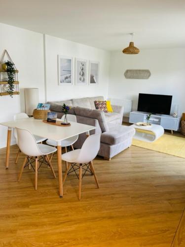Salt Yard Apartment Parking and Terrace Whitstable — 4-Star Luxury Hotel in Whitstable, United Kingdom