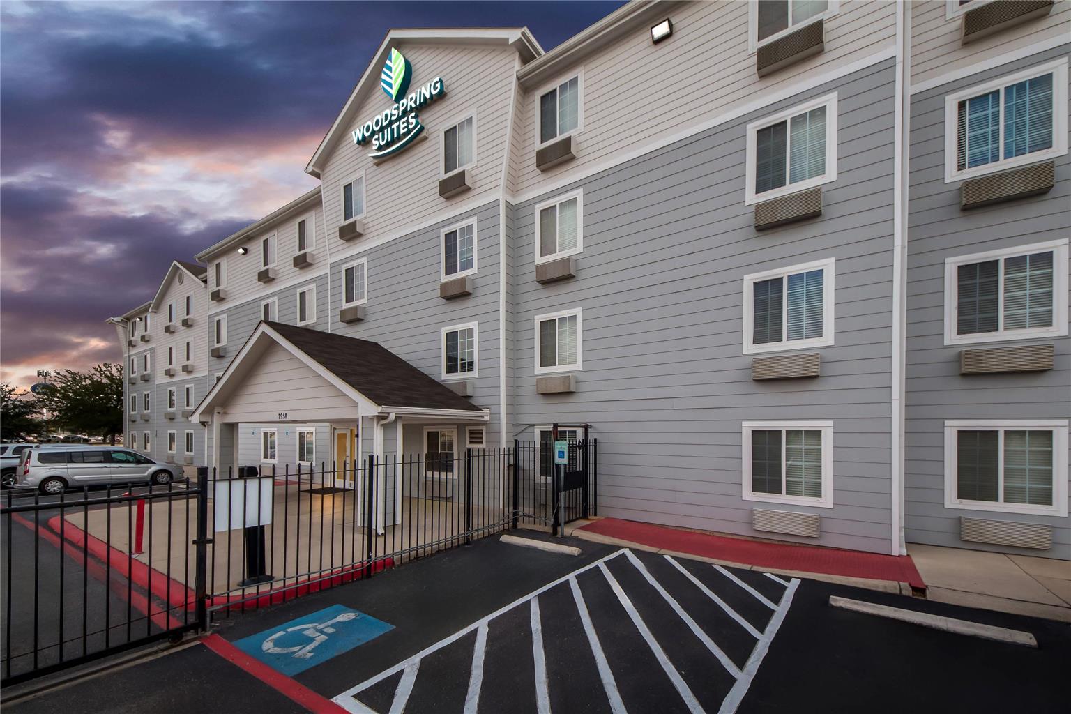 WoodSpring Suites San Antonio South - photo 6