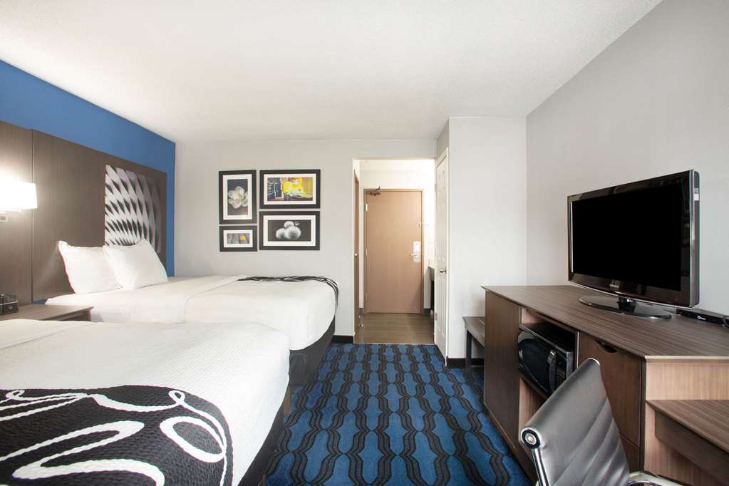 La Quinta Inn by Wyndham St. Louis Hazelwood Airport North - photo 24